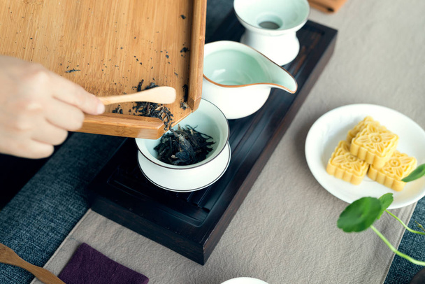 La cerimonia del tè cinese al chiuso
 - Foto, immagini
