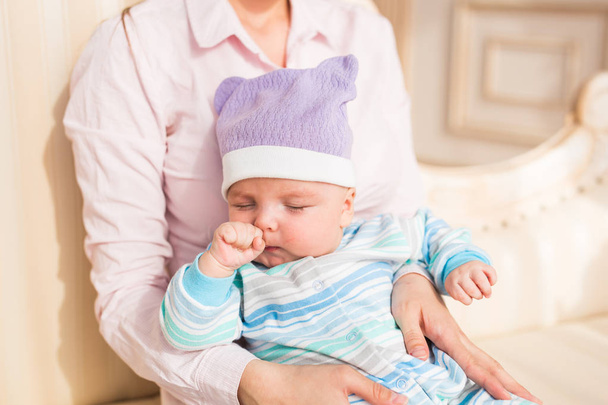 Unavené oči odření kluk novorozenec - Fotografie, Obrázek