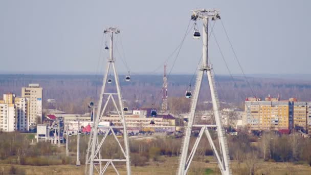 the cableway across the river with moving it stalls in Nizhny Novgorod - Footage, Video