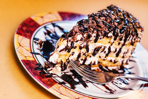 Chocolate and vanilla cake, shallow DOF - Foto, Bild