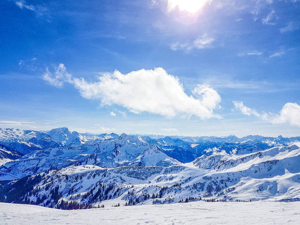 prachtige alpine landschap - Foto, afbeelding