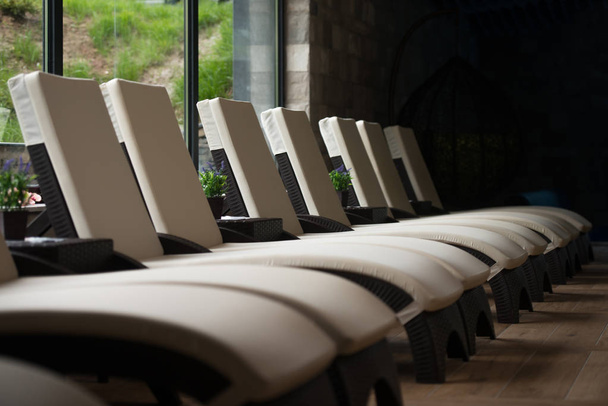A Spa Resort üres szék - Fotó, kép