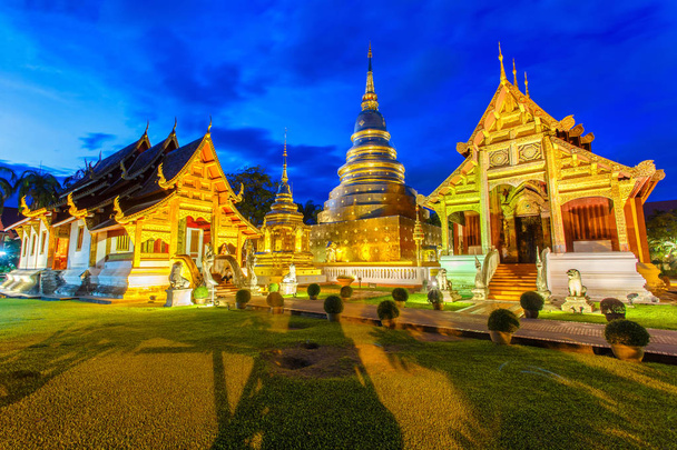Ват Пхра Сингх расположен в западной части старого центра города Чиангмай, Таиланд
 - Фото, изображение