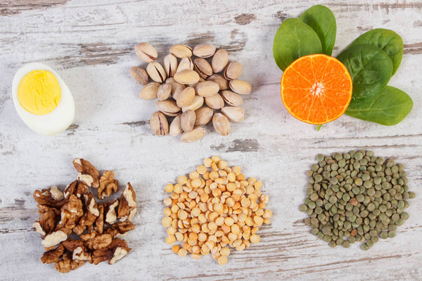 Ingredientes contendo vitamina B1 e fibra dietética, conceito de nutrição saudável
 - Foto, Imagem