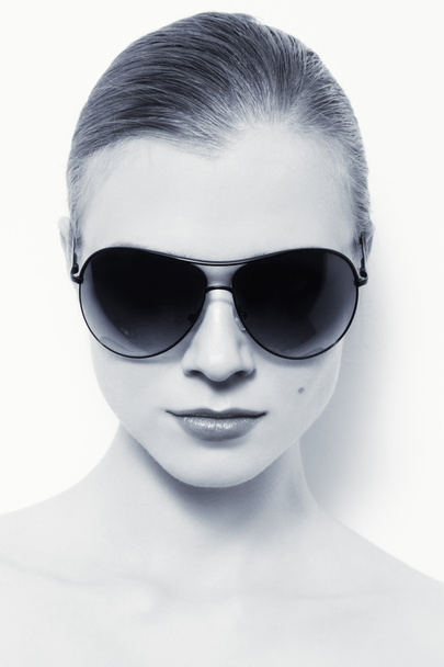 Girl in sunglasses - Valokuva, kuva