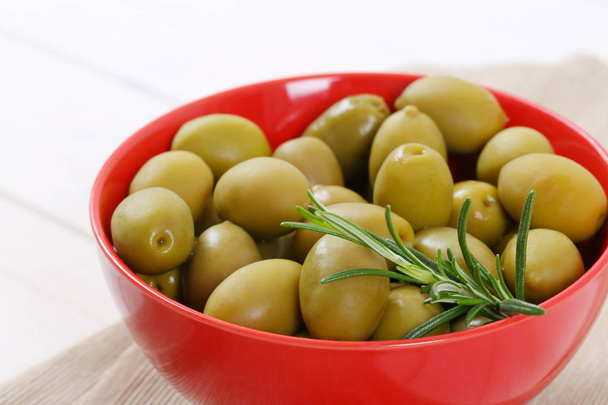 olives vertes au romarin - Photo, image