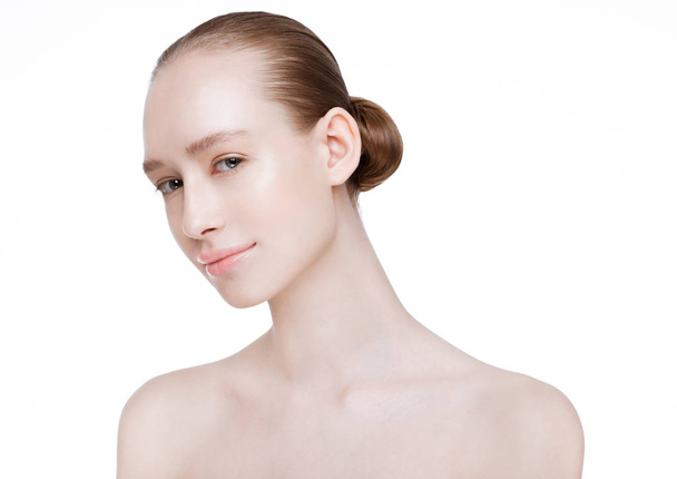 Beautiful woman girl natural makeup spa skin care - Foto, afbeelding