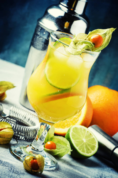 Summer Citrus alcoholic cocktail   - Foto, imagen