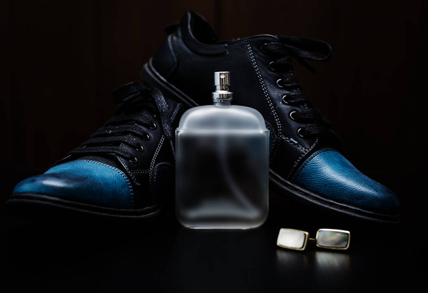 acessórios masculinos. Sapatos com manguito e perfume
 - Foto, Imagem