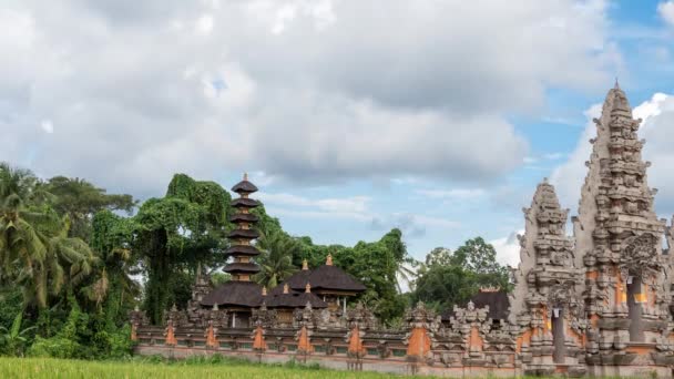4k Timelapse balinéz templom Ubud, trópusi sziget, Bali, Indonézia. - Felvétel, videó