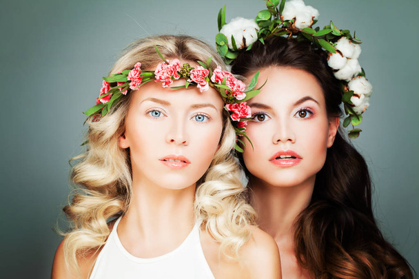 Beautiful Women Fashion Models in Flowers Wreath - Фото, зображення
