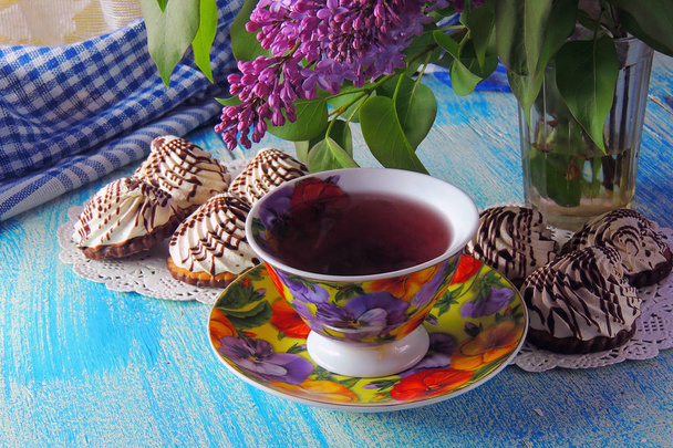 熱いお茶とビスケット メレンゲ - 写真・画像