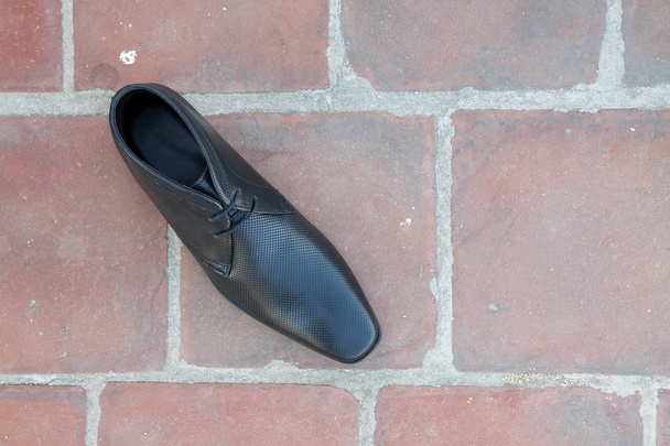 Zapatos de hombre hechos en India
 - Foto, imagen