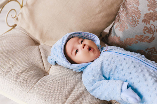 Close up de recém-nascido mestiço bebê. Asiático e britânico recém-nascido bebê
. - Foto, Imagem