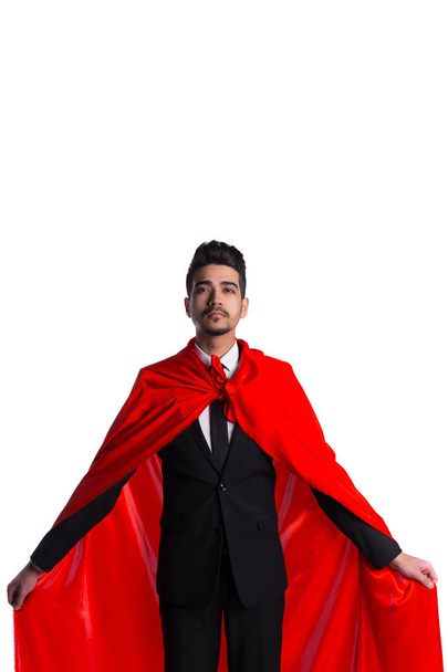 Homme d'affaires en costume et surhomme cape rouge
 - Photo, image