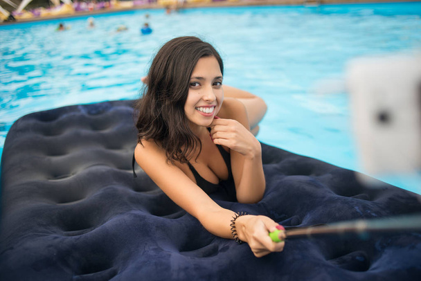 beautiful woman in swimming pool  - Photo, Image