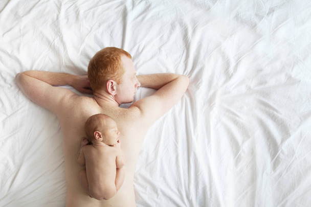otec dítě spí spolu - Fotografie, Obrázek