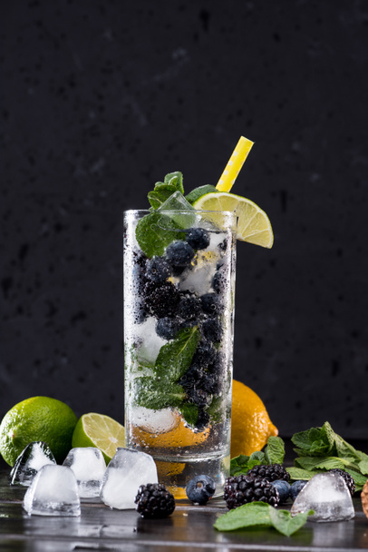 blueberry and blackberry lemonade - Φωτογραφία, εικόνα