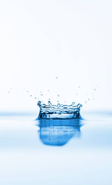 Photo of water splashes and ripples background - Foto, imagen