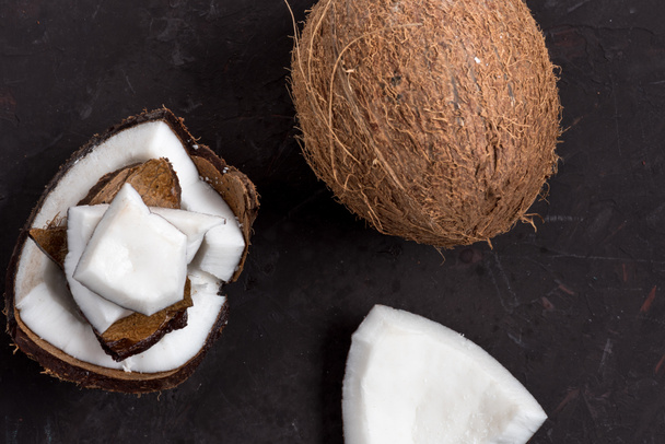 pieces of ripe tropical coconut - Foto, imagen