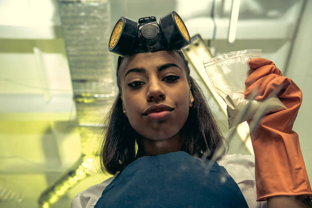 jeune fille technicien de laboratoire
 - Photo, image