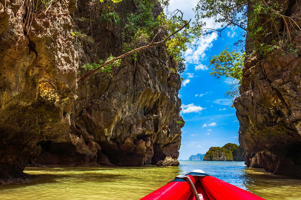 Large cliff limestone rocks in Phang nga bay for kayaking paddli - Photo, Image