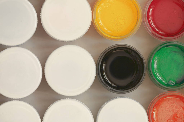 Guazzo colorato set di lattine artistiche
 - Foto, immagini