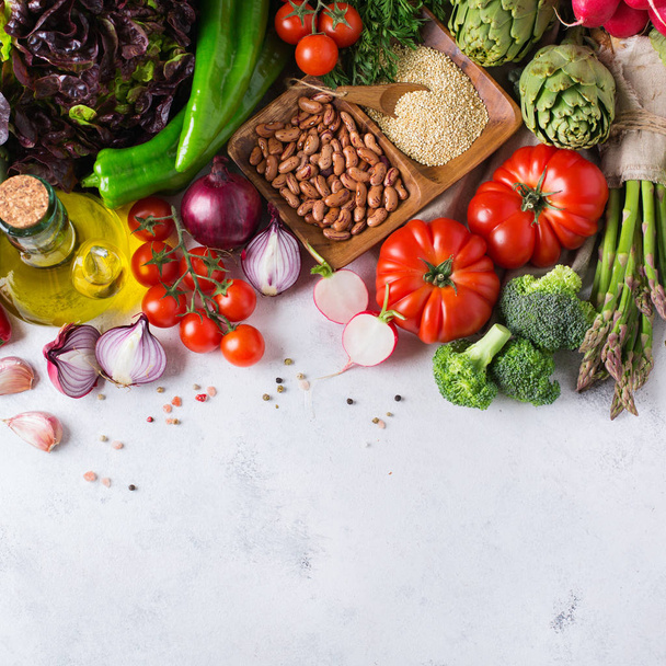 Ассортимент свежих органических овощей для фермерского рынка
 - Фото, изображение