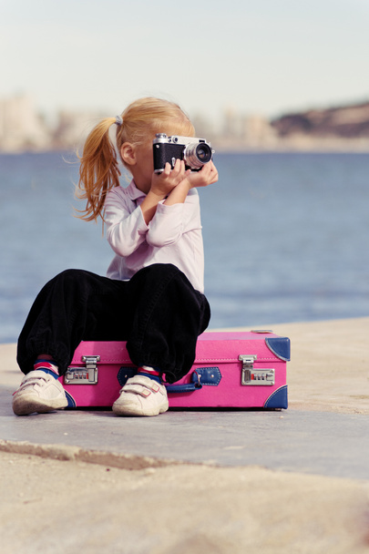 κορίτσι με μια φωτογραφική μηχανή - Φωτογραφία, εικόνα