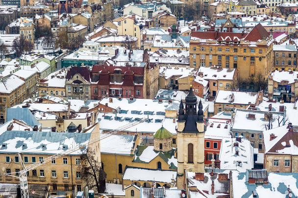 Χειμερινή άποψη πανοράματος από το Δημαρχείο της πόλης Λβιβ, Ουκρανία. - Φωτογραφία, εικόνα