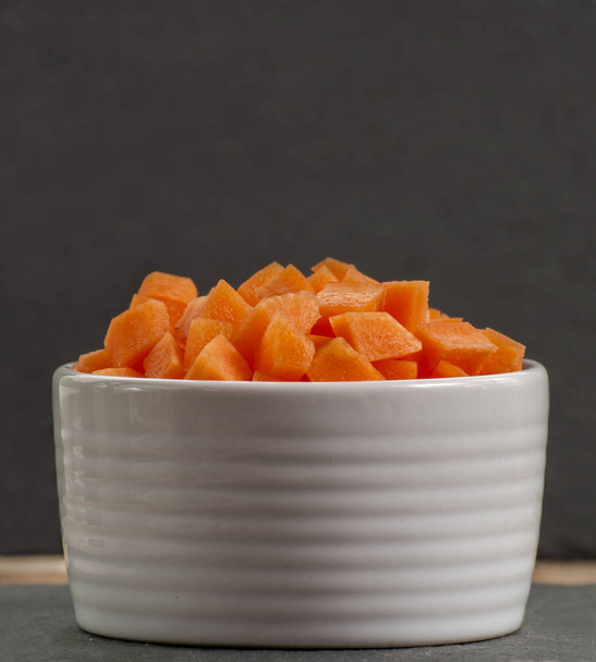 Posiekane surowe marchewki - Zdjęcie, obraz