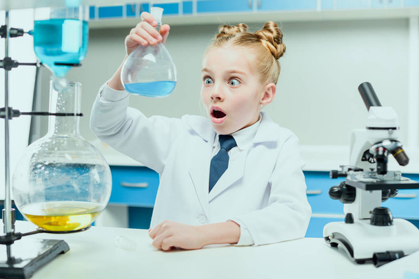 little scientist in lab - Foto, Imagem