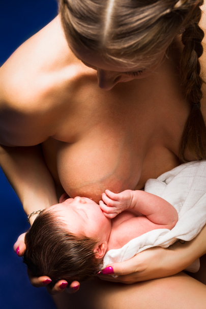 matka kojit své dítě - Fotografie, Obrázek