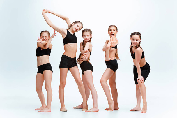 The kids dance school, ballet, hiphop, street, funky and modern dancers - Foto, Imagen