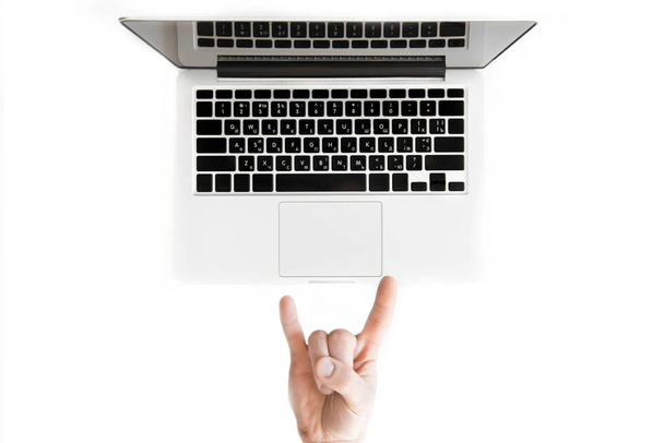 human hand and laptop  - Fotoğraf, Görsel
