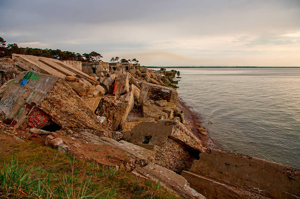 Vanhoja linnoituksia. Liepaja. Itämeren rannikko
 - Valokuva, kuva