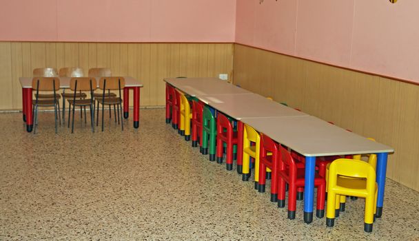 refectorio de un jardín de infancia
 - Foto, Imagen