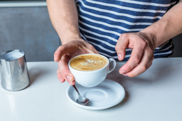 Mann mit Tasse Kaffee - Foto, Bild