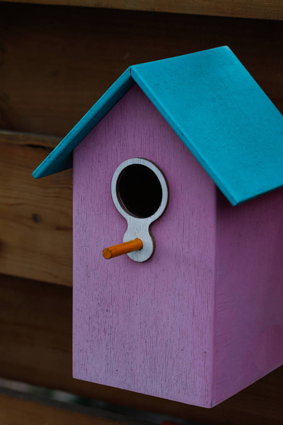Decoración de madera, idea artesanal - casa de pájaros
 - Foto, imagen