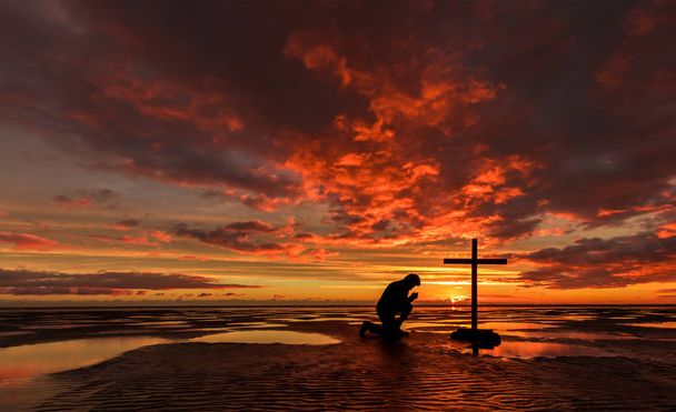 日没で祈る人 - 写真・画像