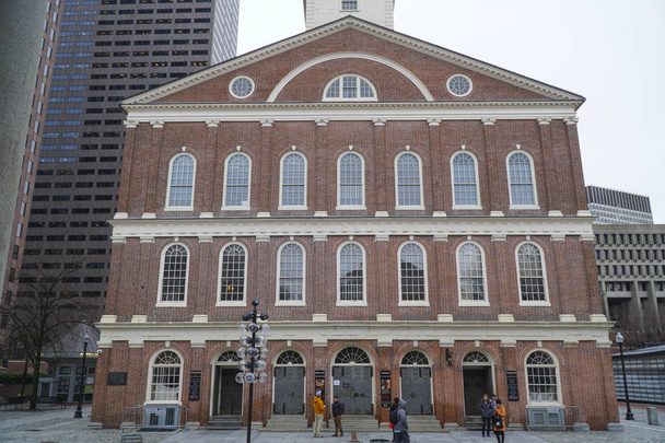 Faneuil Hall in Boston Old Town - Visitor Center - BOSTON , MASSACHUSETTS - APRIL 3, 2017 - Foto, Imagem