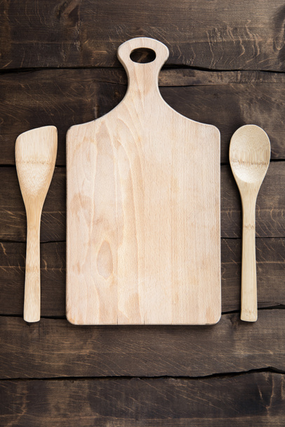 Chopping board with kitchen utensils - Fotografie, Obrázek