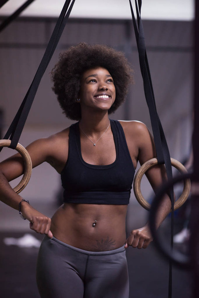 black woman after workout dipping exercise - Fotografie, Obrázek