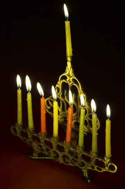 Hanukan kynttilät hanukassa
 - Valokuva, kuva