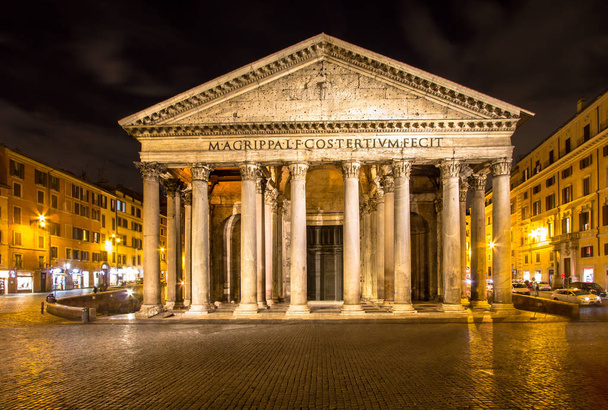 Panthéon dans la nuit, Rome. Italie
 - Photo, image