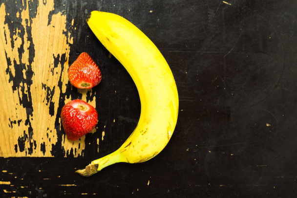 натюрморт с фруктами  - Фото, изображение