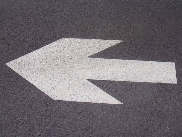 Arrow on the road - Foto, imagen