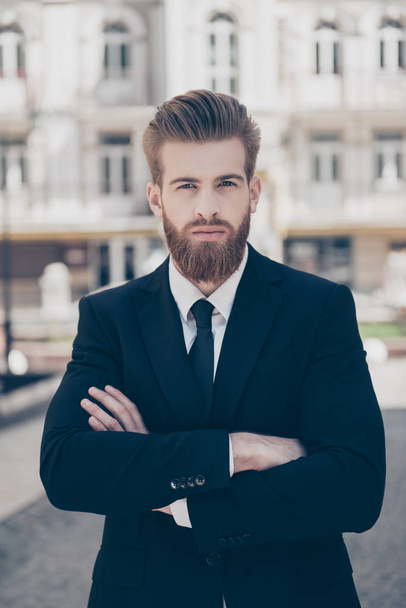 Successful young red bearded guy in classy suit. So stylish and  - Zdjęcie, obraz