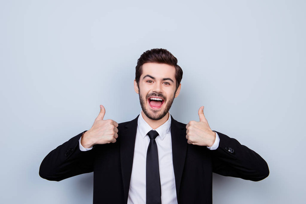 Portrait of excited man with opened mouth dressed in formal wear - Foto, Bild