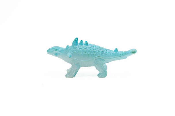 Dinosaurier Spielzeug Plastikfiguren auf weißem Hintergrund - Foto, Bild